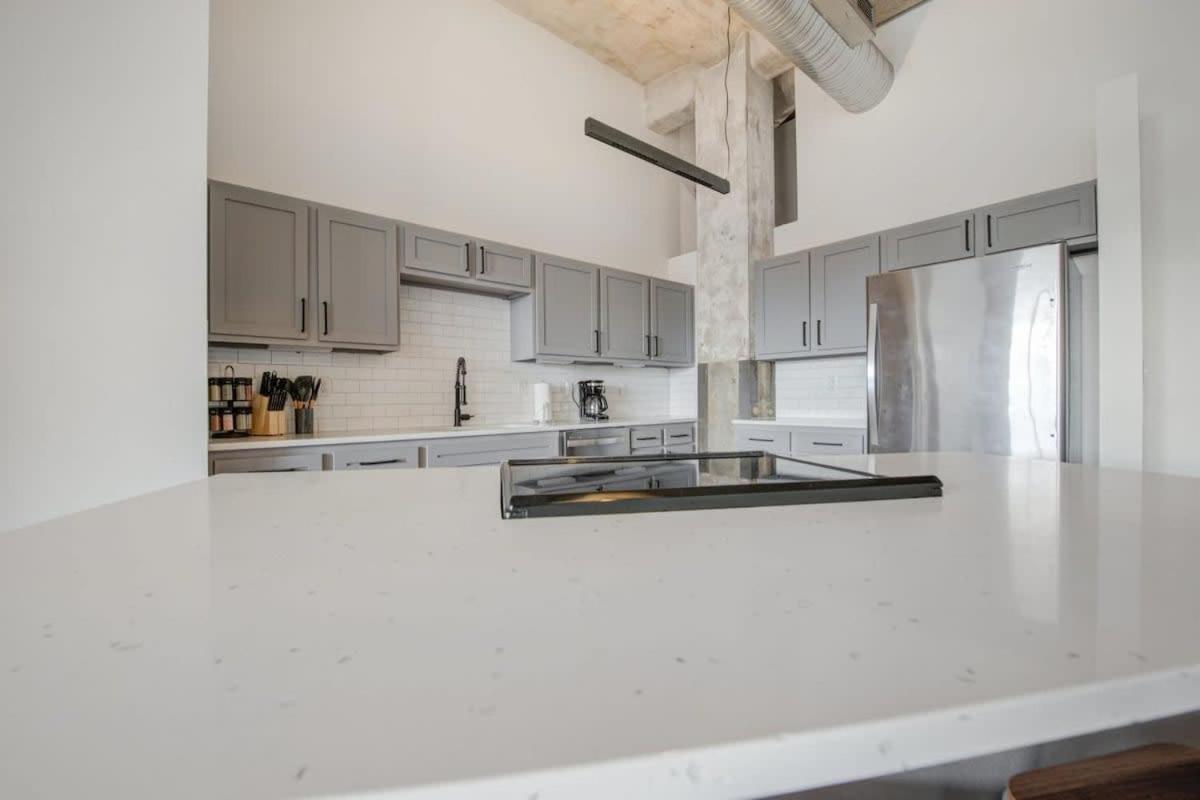 2Br 2Ba Spacious Historic Loft With Gym By Envitae Kansas City Exterior foto